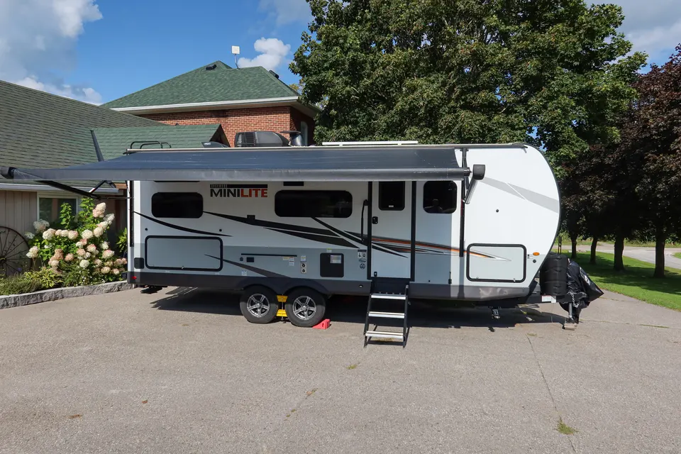 Alina's Forest River Rockwood Mini Lite 2509S Bunkhouse Travel Trailer