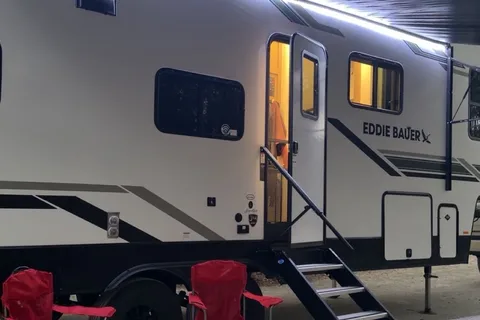 Luxury RV Experience Delivered to You | Sleeps 8