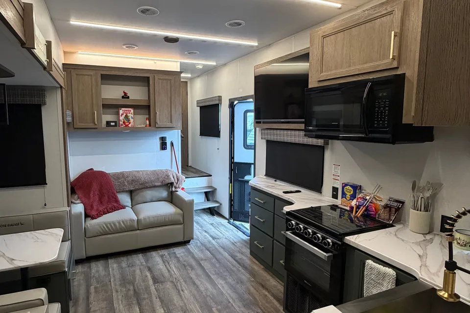 Luxury RV Experience Delivered to You | Sleeps 8
