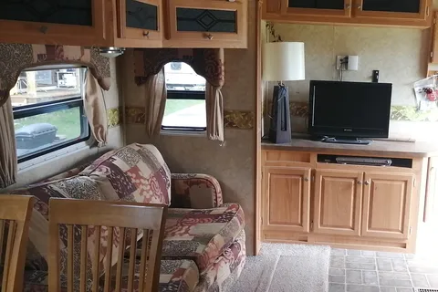 Norton's Kingston 2008 Cross Road Fifth Wheel