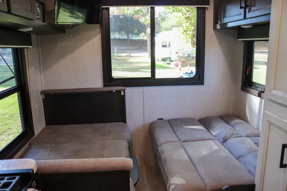 2022 Jayco Jay Flight Rocky Mountain Edition