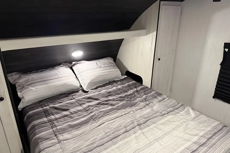 Family bunkhouse RV Sleeps 8
