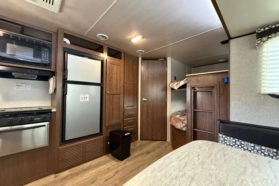 Ready Set Camp - Spacious Family RV Experience