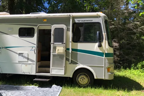 Newly updated! 2007 Fleetwood Terra Class A