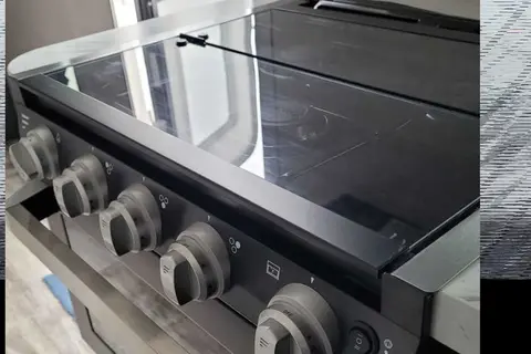 Perfect couples or small family trailer.