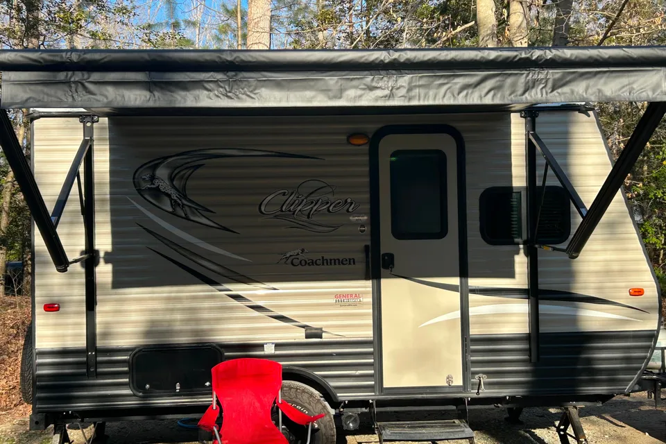 2018 Coachmen Clipper Cadet 16CBH Travel Trailer