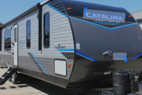 Coachmen Catalina trailer camping in style 
