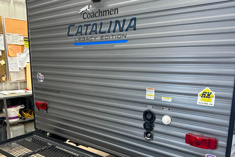 Coachmen Catalina trailer camping in style 