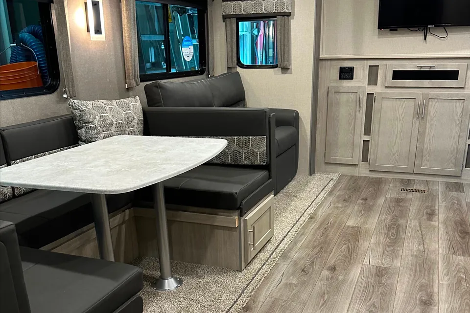 Coachmen Catalina trailer camping in style 