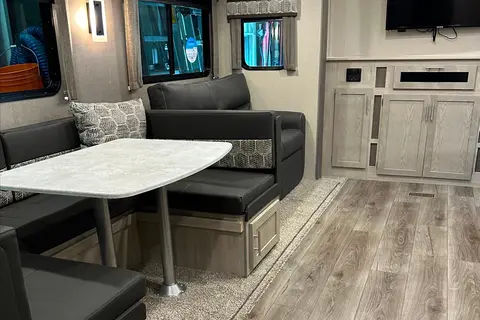 Coachmen Catalina trailer camping in style 
