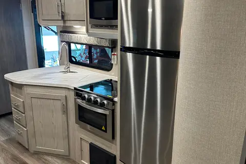 Coachmen Catalina trailer camping in style 