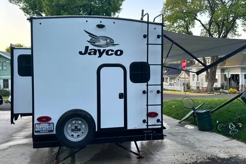 Alcantar Jayco Jayfeather Travel Trailer