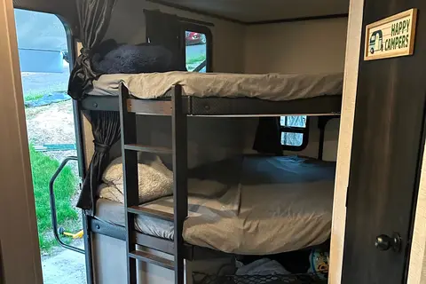 Alcantar Jayco Jayfeather Travel Trailer