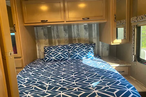 Four Wind Class C RV! Unlimited Miles!