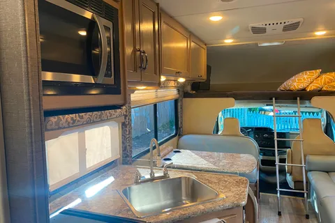 Four Wind Class C RV! Unlimited Miles!