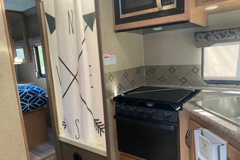 Four Wind Class C RV! Unlimited Miles!