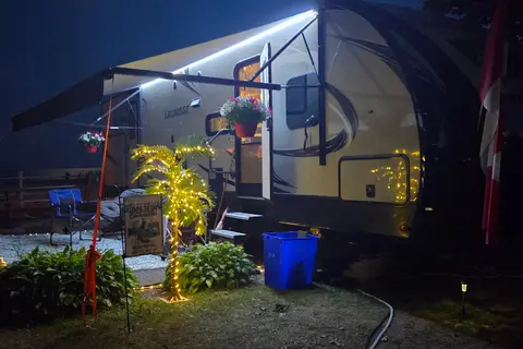 Sean's Lacrosse Luxury Lite 339BHD Travel Trailer