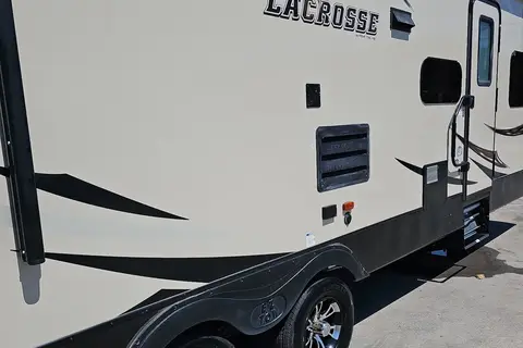 Sean's Lacrosse Luxury Lite 339BHD Travel Trailer