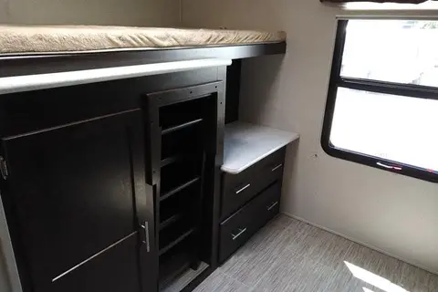 Sean's Lacrosse Luxury Lite 339BHD Travel Trailer