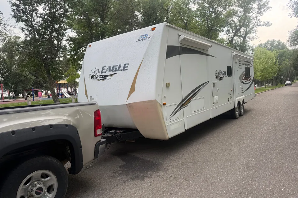 2011 Jayco Eagle 330RLTS BIG Living Room!