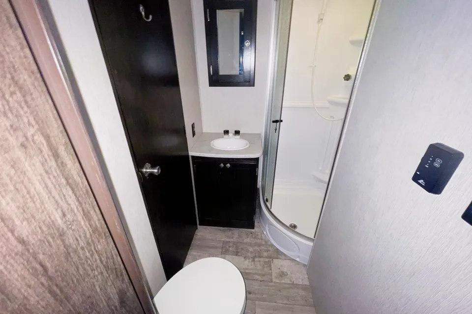 [16] Stress Free RVs - 2018 XXL - North Trail - 2BR /2BA Bunkhouse