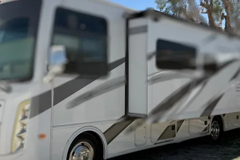 Joe's Thor Motor Coach Hurricane 29M Class A