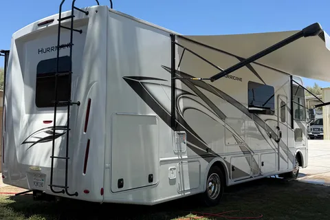 Joe's Thor Motor Coach Hurricane 29M Class A