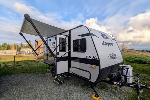 The Cozy Cruiser: Jayco 2022 Jayflight 174BH Baja Travel Trailer