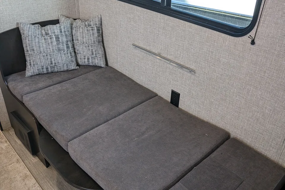 The Cozy Cruiser: Jayco 2022 Jayflight 174BH Baja Travel Trailer