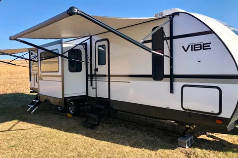 **GLAMP**  Forest River Vibe 33RK Travel Trailer