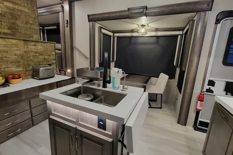 Duggan's Grand Design 346 fls Fifth Wheel