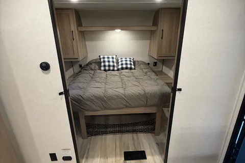 Carson's Keystone 26BX Travel Trailer