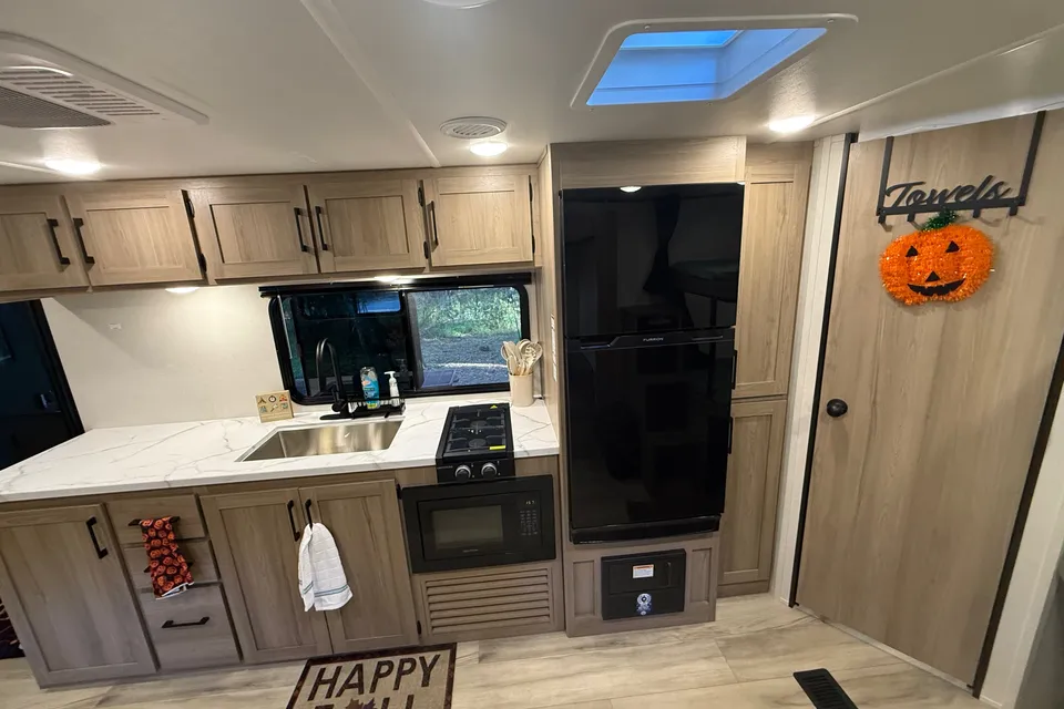 Carson's Keystone 26BX Travel Trailer