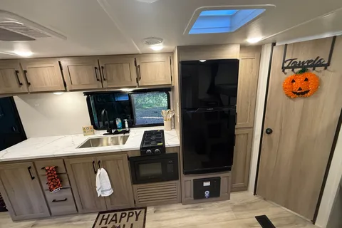 Carson's Keystone 26BX Travel Trailer