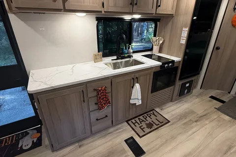 Carson's Keystone 26BX Travel Trailer