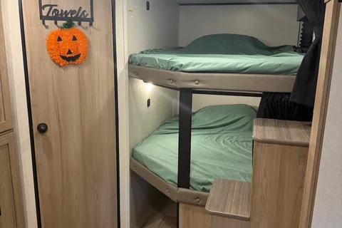 Carson's Keystone 26BX Travel Trailer