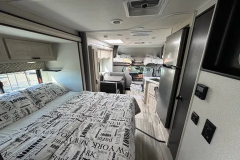 Woodies Adventurer Lp E450 Class C