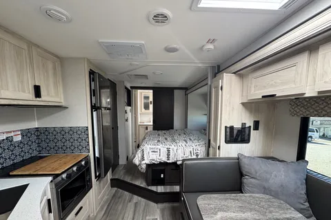 Woodies Adventurer Lp E450 Class C