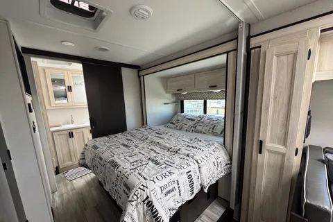 Woodies Adventurer Lp E450 Class C