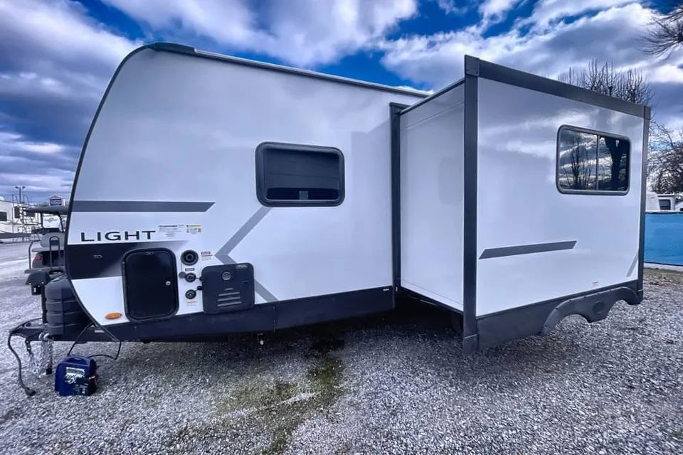 Alicia's Coleman Lite Travel Trailer