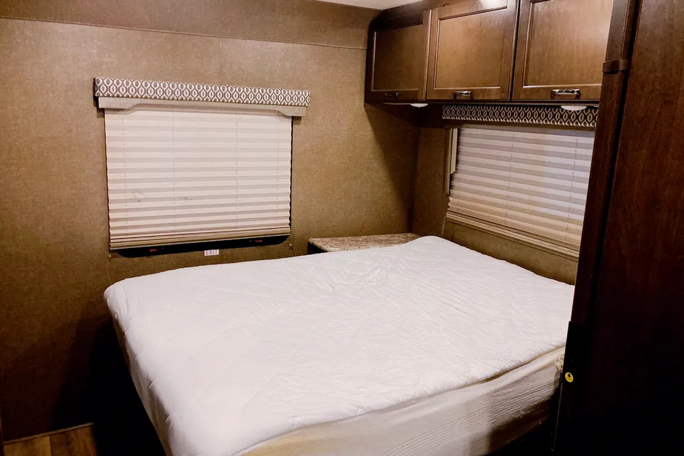 Amy's Thor Motor Coach Freedom Elite Class C
