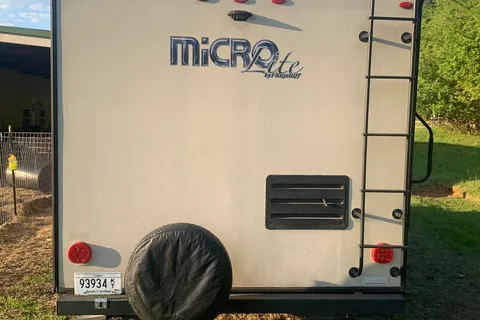 Glenn’s Forest River 21ft Travel Trailer