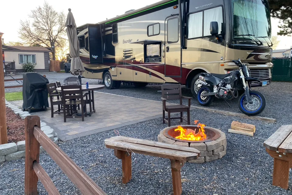 🚐 Hit the Road in Comfort – Your Adventure Starts Here! 🌄