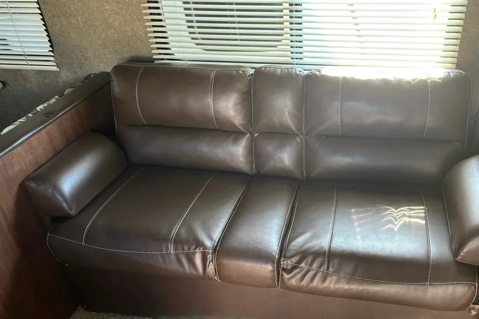 Family/pet Hideout Travel Trailer - everything included