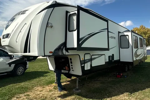 2019 Forest River Sabre 36FRP Fifth Wheel Sleeps 11!
