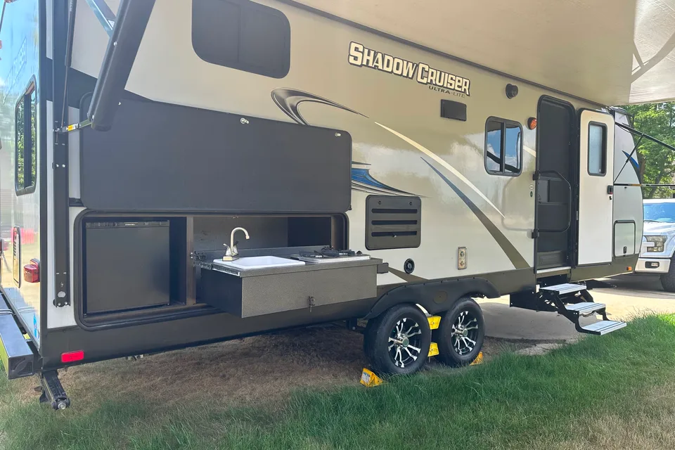 Jacob's Cruiser RV Shadow Cruiser 240BHS Travel Trailer