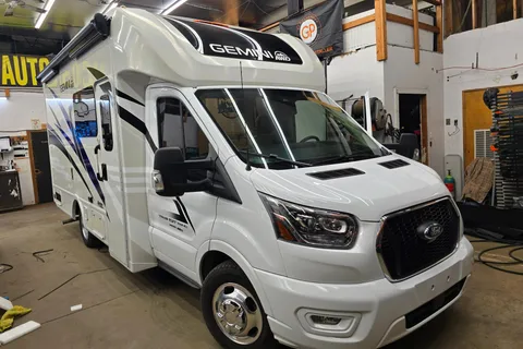 Jacob's Thor Motor Coach Gimini Class C