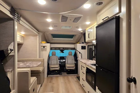 Jacob's Thor Motor Coach Gimini Class C