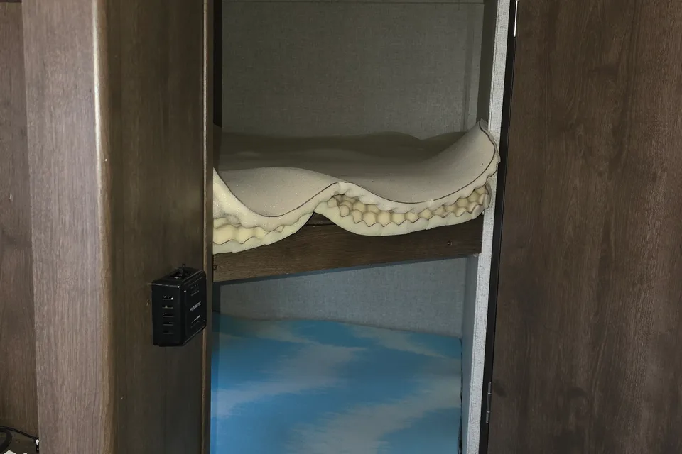 Tamara's Shasta Oasis 26 BH Travel Trailer
