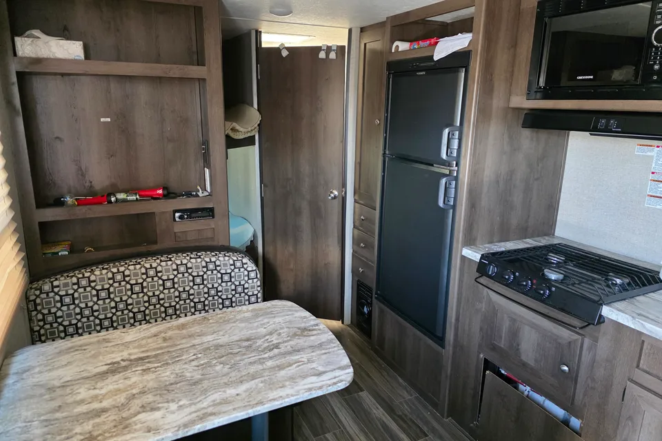 Tamara's Shasta Oasis 26 BH Travel Trailer